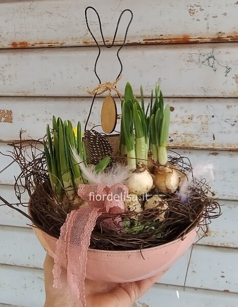 Composizione di Pasqua con Narcisi